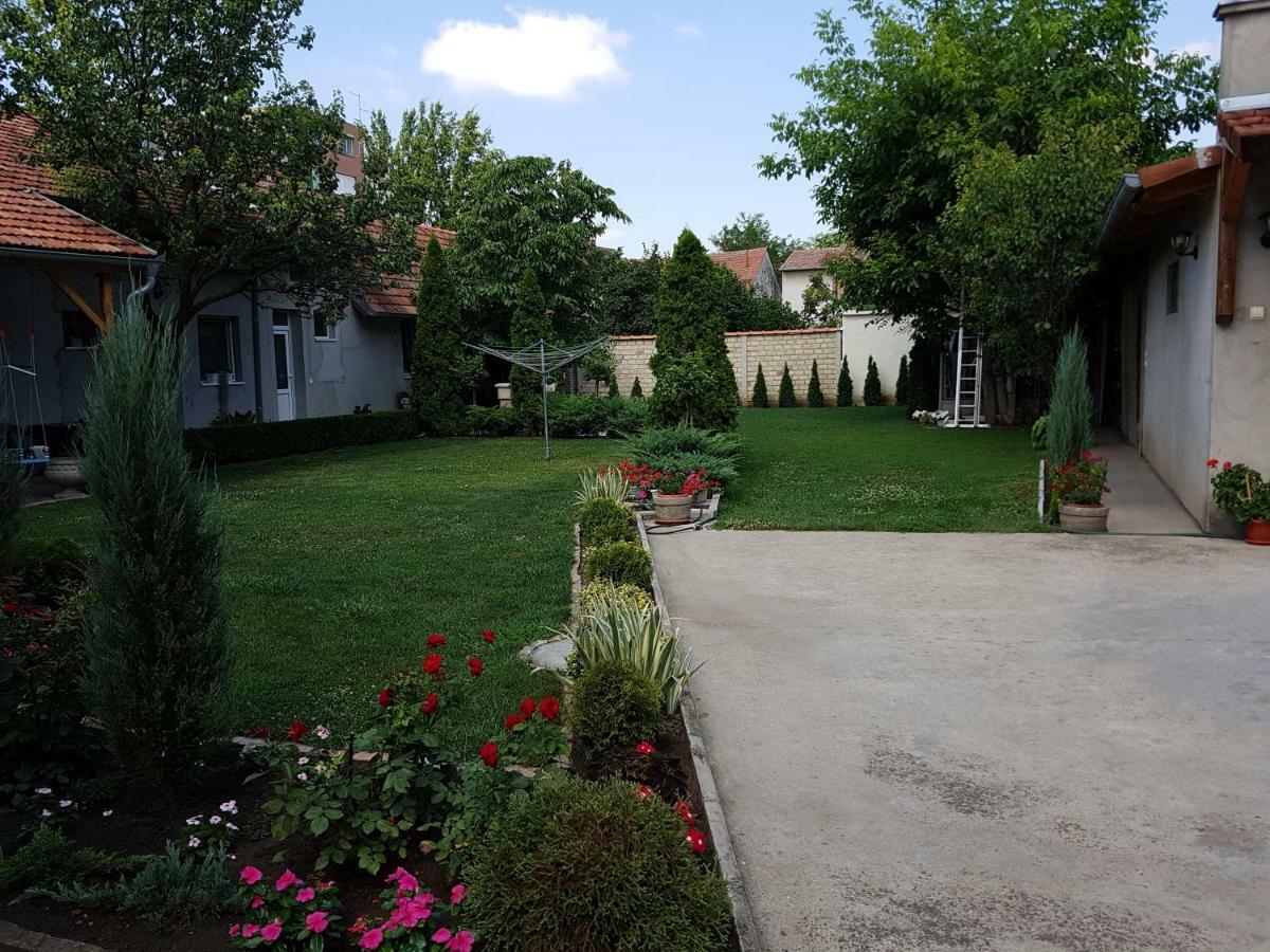 Apartman Vila Milica Kikinda Exterior foto