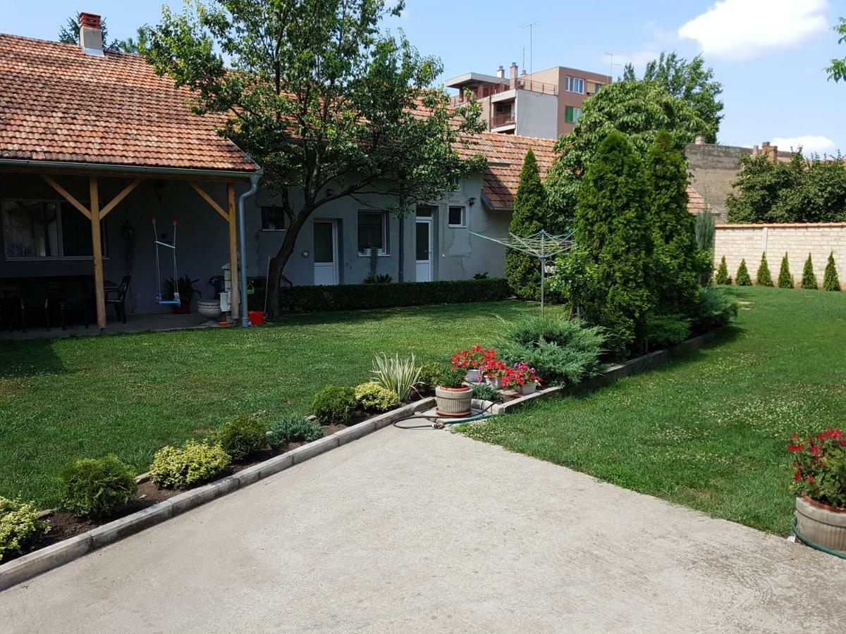 Apartman Vila Milica Kikinda Exterior foto
